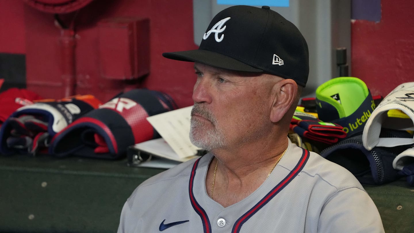Braves' Snitker Faces Fan Backlash Over Controversial Pinch-Hit Decision