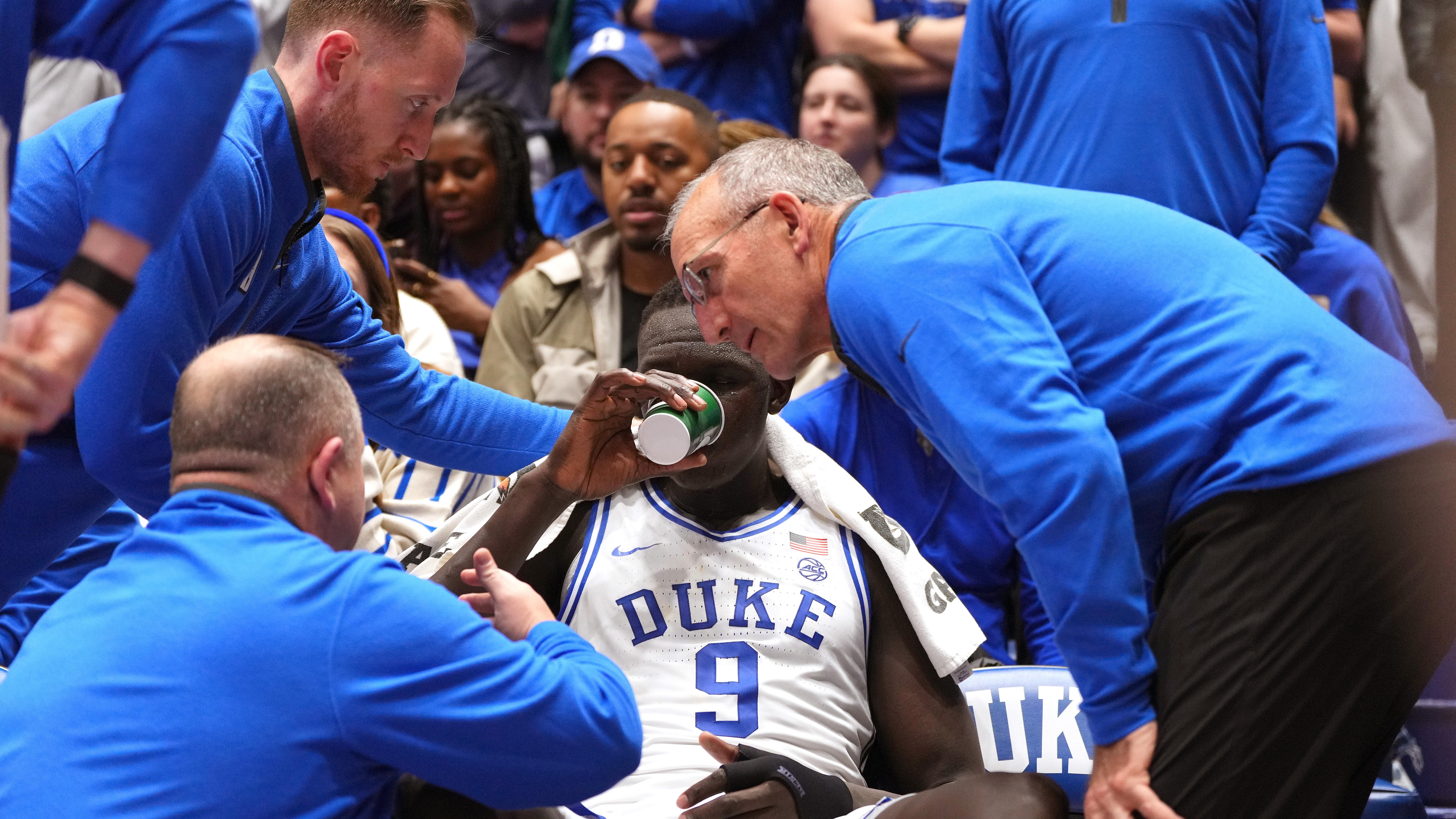 Duke's Maluach Vomits Mid-Game; Team Wins 74-64