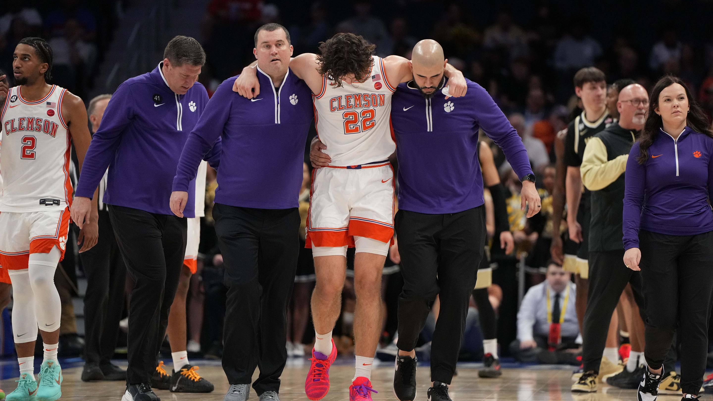Clemson HC Brad Brownell Updates Carter Welling’s Recovery Timeline