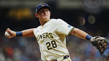 Division Series - Chicago Cubs v Milwaukee Brewers - Game 2