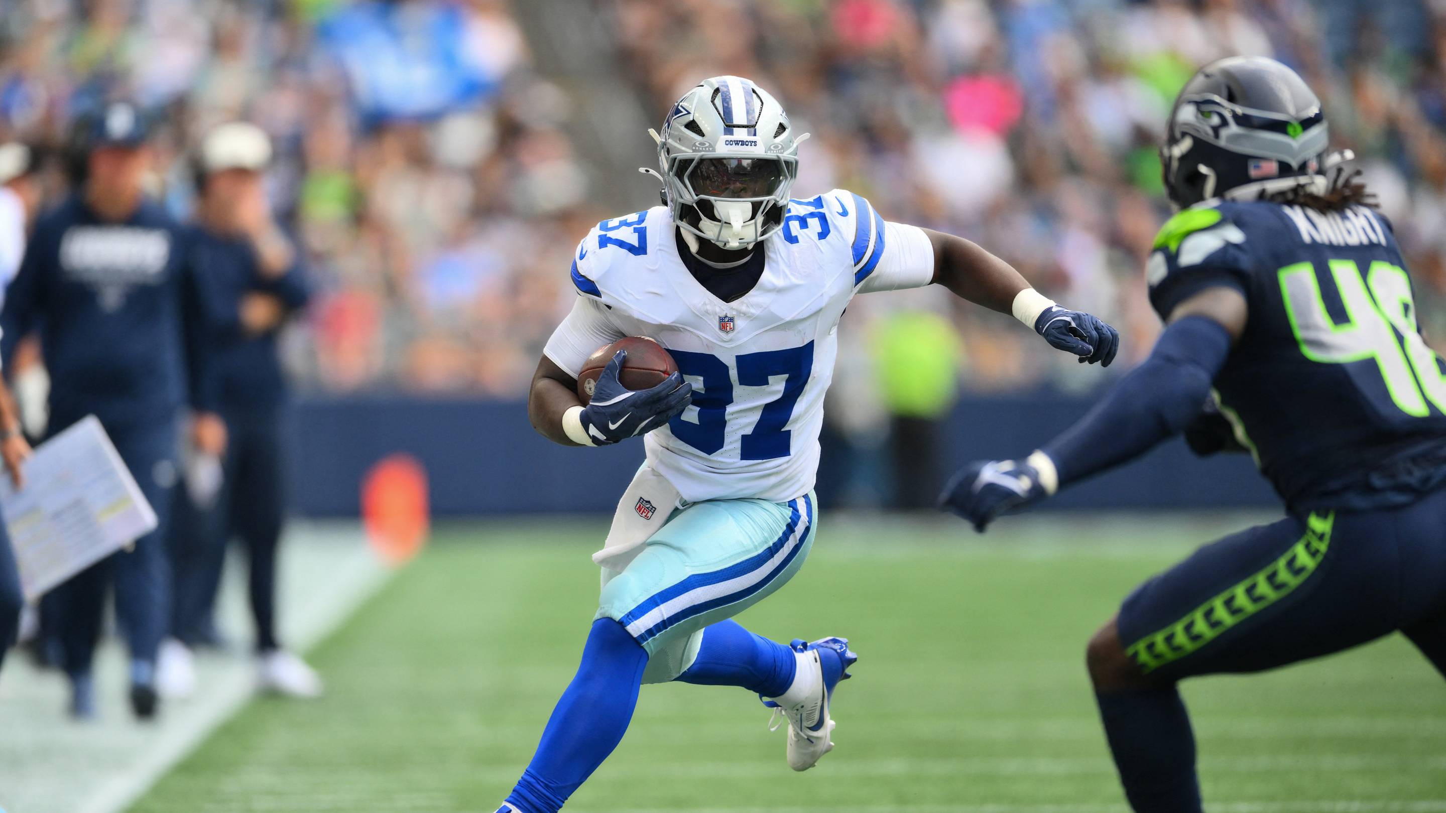 Cowboys RB Phil Mafah Suffers Injury, Exits Preseason Opener Early