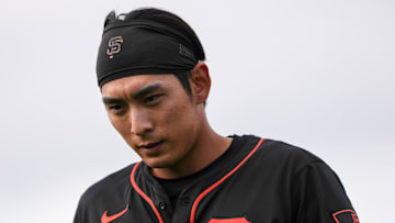 San Francisco Giants outfielder Jung Hoo Lee is dealing with back troubles ahead of the 2025 MLB season.