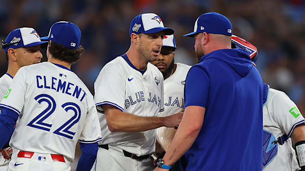 El lanzador de los Azulejos, Max Scherzer, ha sido descartado para el Juego 7 de la Serie Mundial 2025.