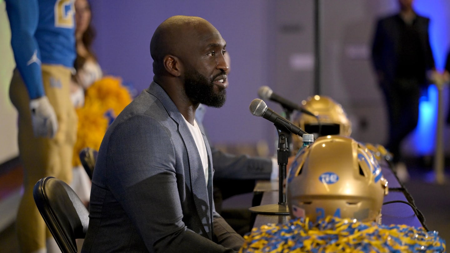 UCLA Football: DeShaun Foster Makes Huge Accessibility Change For Reporters