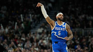 Charlotte Hornets v Milwaukee Bucks