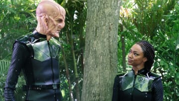 L-R Doug Jones as Saru and Sonequa Martin-Green as Burnham in Star Trek: Discovery, season 5, streaming on Paramount+, 2023. Photo Credit: Michael Gibson/Paramount+