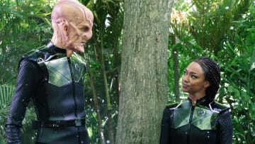 L-R Doug Jones as Saru and Sonequa Martin-Green as Burnham in Star Trek: Discovery, season 5, streaming on Paramount+, 2023. Photo Credit: Michael Gibson/Paramount+