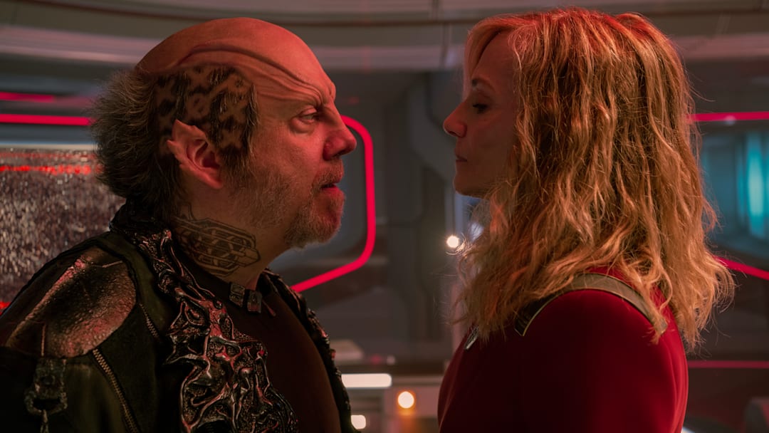 L-R: Paul Giamatti as Nus Braka and Holly Hunter as Chancellor Nahla Ake in season 1 , episode 1 of Star Trek: Starfleet Academy streaming on Paramount+. Photo Credit: Brooke Palmer/Paramount+