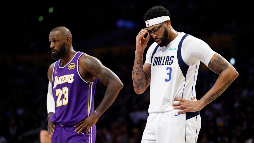 Dallas Mavericks v Los Angeles Lakers Dallas Mavericks v Los Angeles Lakers