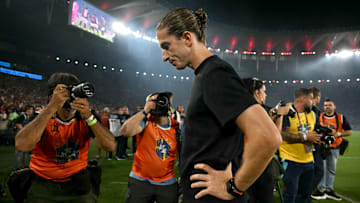 Filipe Luis coloca novamente seu nome na história do clube