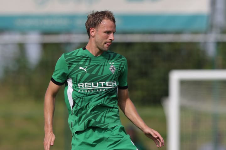 FC Wegberg-Beeck v Borussia Mönchengladbach - Pre-Season Friendly