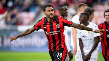 Ex-Bahia e Coritiba, o centroavante Júnior Brumado marcou um dos gols que classificou o Midtjylland