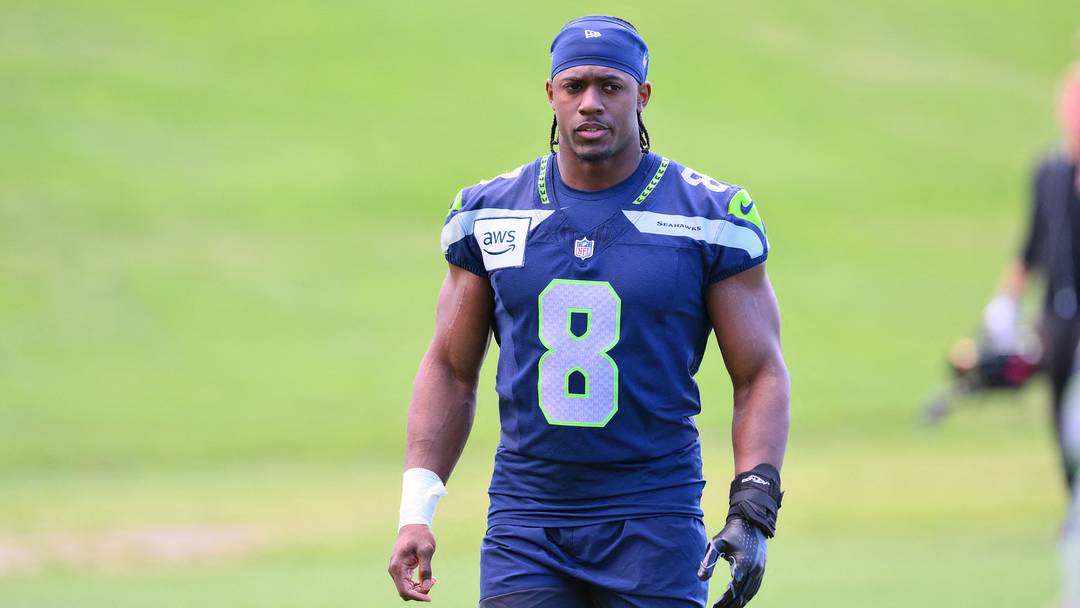 Seattle Seahawks running back Jadarian Price (8) during minicamp at Virginia Mason Athletic Center. Seattle Seahawks running back Jadarian Price (8) during minicamp at Virginia Mason Athletic Center.