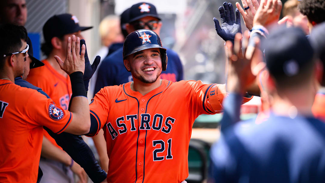 Sep 28, 2025; Anaheim, California, USA; Houston Astros catcher Yainer Diaz (21) is greeted by teammates after hitting a home run during the fifth inning against the Los Angeles Angels at Angel Stadium. Sep 28, 2025; Anaheim, California, USA; Houston Astros catcher Yainer Diaz (21) is greeted by teammates after hitting a home run during the fifth inning against the Los Angeles Angels at Angel Stadium.