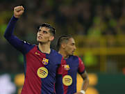 Gerard Martin, censé dépanner au poste de défenseur central gauche, se montre très performant dans son rôle.