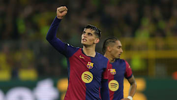 Gerard Martin, censé dépanner au poste de défenseur central gauche, se montre très performant dans son rôle.