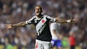 Coutinho é um dos titulares do Vasco para enfrentar o Bragantino
