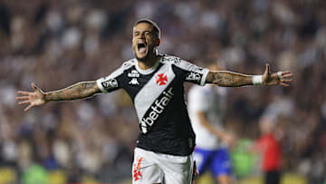 Coutinho é um dos titulares do Vasco para enfrentar o Bragantino