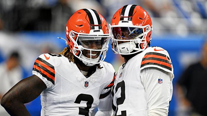 Cleveland Browns wide receiver Jerry Jeudy with quarterback Shedeur Sanders 