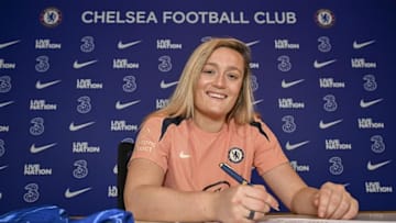 Erin Cuthbert extends with the English champions for two more years