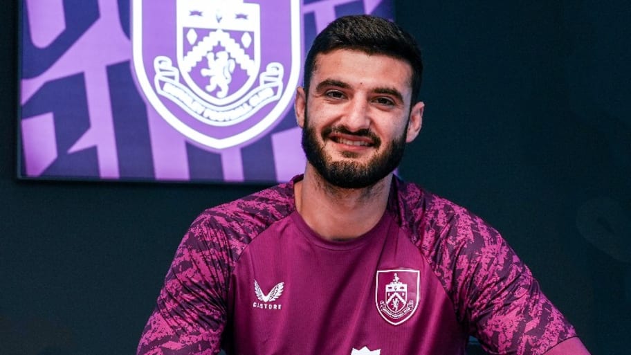 Armando Broja is the latest player to leave Chelsea for a sizeable transfer fee. | X/BurnleyOfficial
