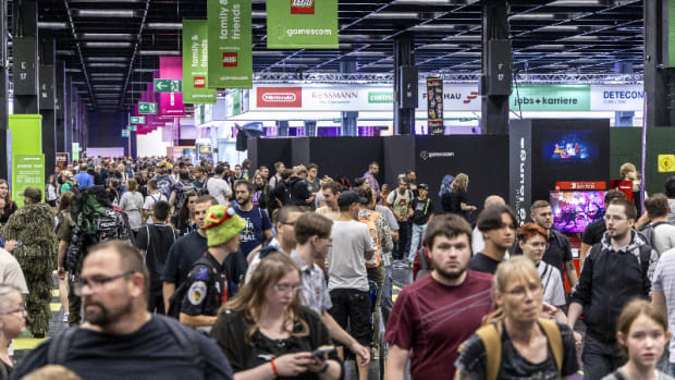 Gamescom 2023 crowd in Halle 10.2