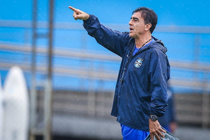 Gustavo Quinteros, técnico do Grêmio em 2025