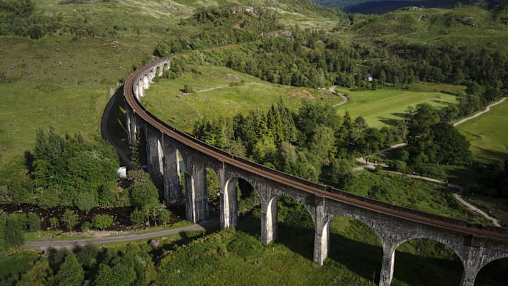 Harry Potter railway bridge: Glenfinnan Viaduct in Scotland