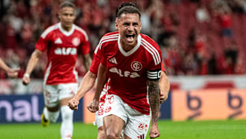 Meio-campista encaminhou renovação com o Colorado