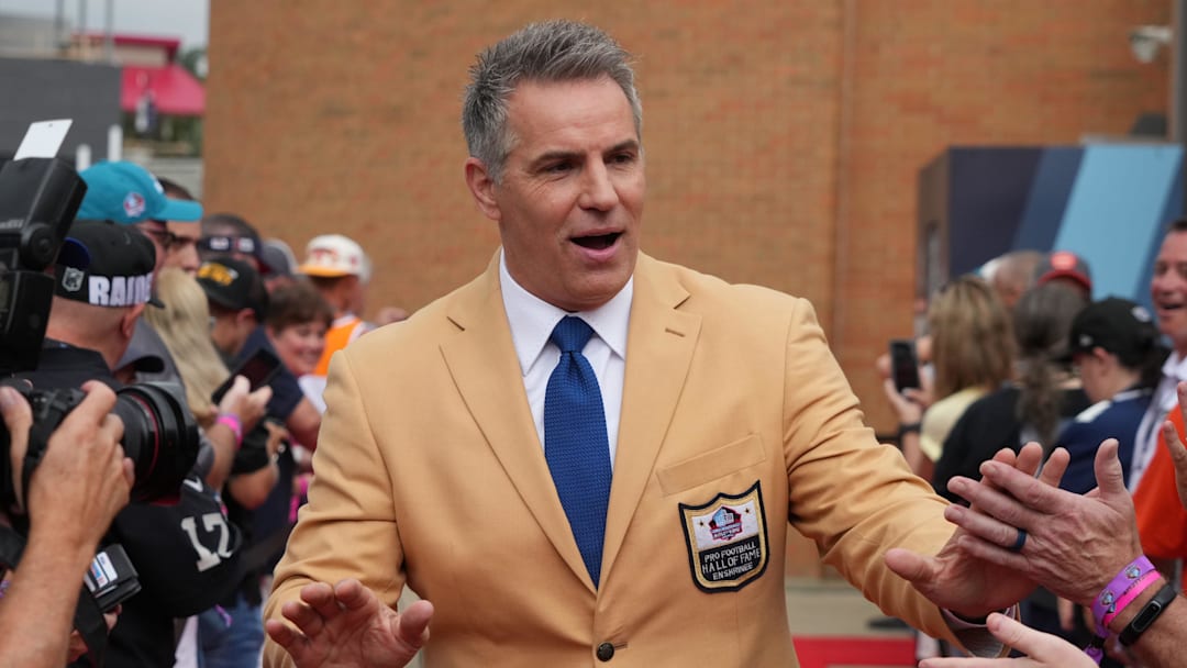 Aug 6, 2022; Canton, OH, USA; Kurt Warner arrives on the red carpet during the Pro Football Hall of Fame Class of 2022 Enshrinement at Tom Benson Hall of Fame Stadium. Mandatory Credit: Kirby Lee-Imagn Images