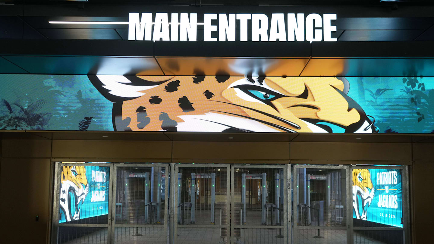 What channel is the PatriotsJaguars game on today? Start time