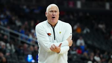 Mar 13, 2024; Las Vegas, NV, USA; Oregon State Beavers coach Wayne Tinkle reacts against the UCLA Bruins in the second half at T-Mobile Arena. Mandatory Credit: Kirby Lee-Imagn Images
