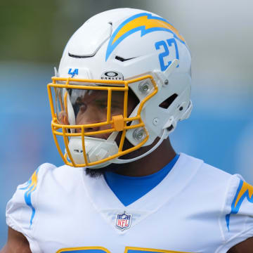 Jun 13, 2024; Costa Mesa, CA, USA; Los Angeles Chargers running back J.K. Dobbins wears an Oakley football legacy clear shield visor during minicamp at the Hoag Performance Center. Mandatory Credit: Kirby Lee-USA TODAY Sports