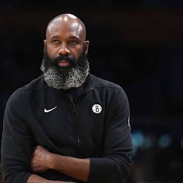 Jacque Vaughn watches a game against the Lakers in 2024.