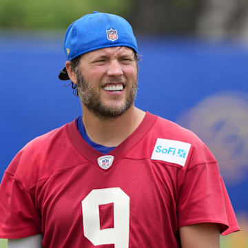Los Angeles Rams quarterback Matthew Stafford is planning to play in Week 1, and oddsmakers have kept the Rams as favorites.