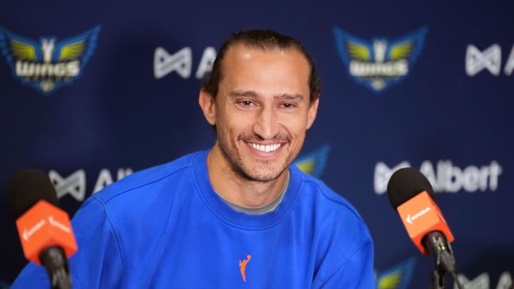Dallas Wings coach Chris Koclanes at press conference at Crypto.com Arena. Mandatory Credit: Kirby Lee-Imagn Images