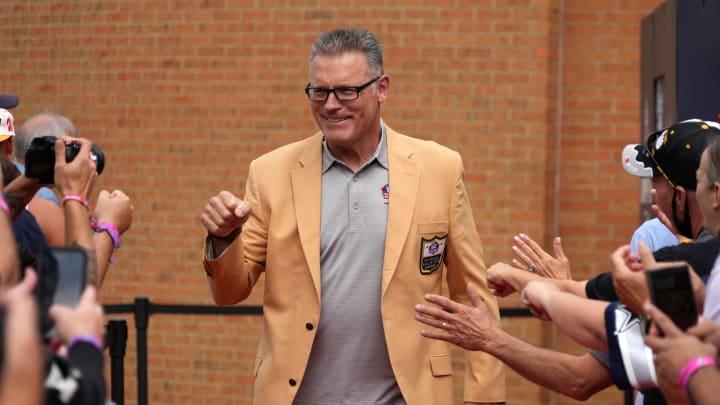 Aug 6, 2022; Canton, OH, USA; Howie Long arrives on the red carpet during the Pro Football Hall of Fame Class of 2022 Enshrinement at Tom Benson Hall of Fame Stadium. Mandatory Credit: Kirby Lee-USA TODAY Sports