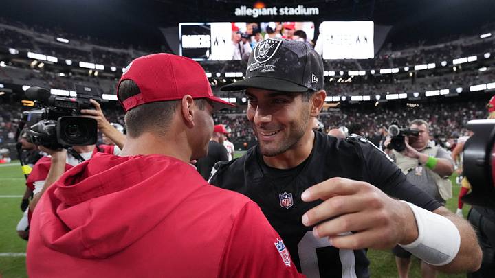 Las Vegas Raiders quarterback Jimmy Garoppolo (right) and San Francisco 49ers quarterback Brock Purdy