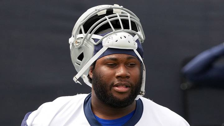 Dallas Cowboys tackle Nate Thomas (71) 