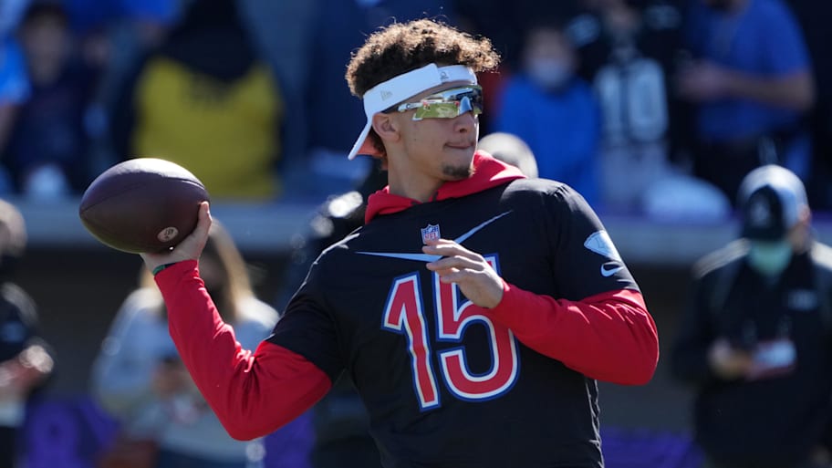 Kansas City Chiefs quarterback Patrick Mahomes throws the ball during AFC practice ahead of 2022 Pro Bowl. | Kirby Lee-Imagn Images