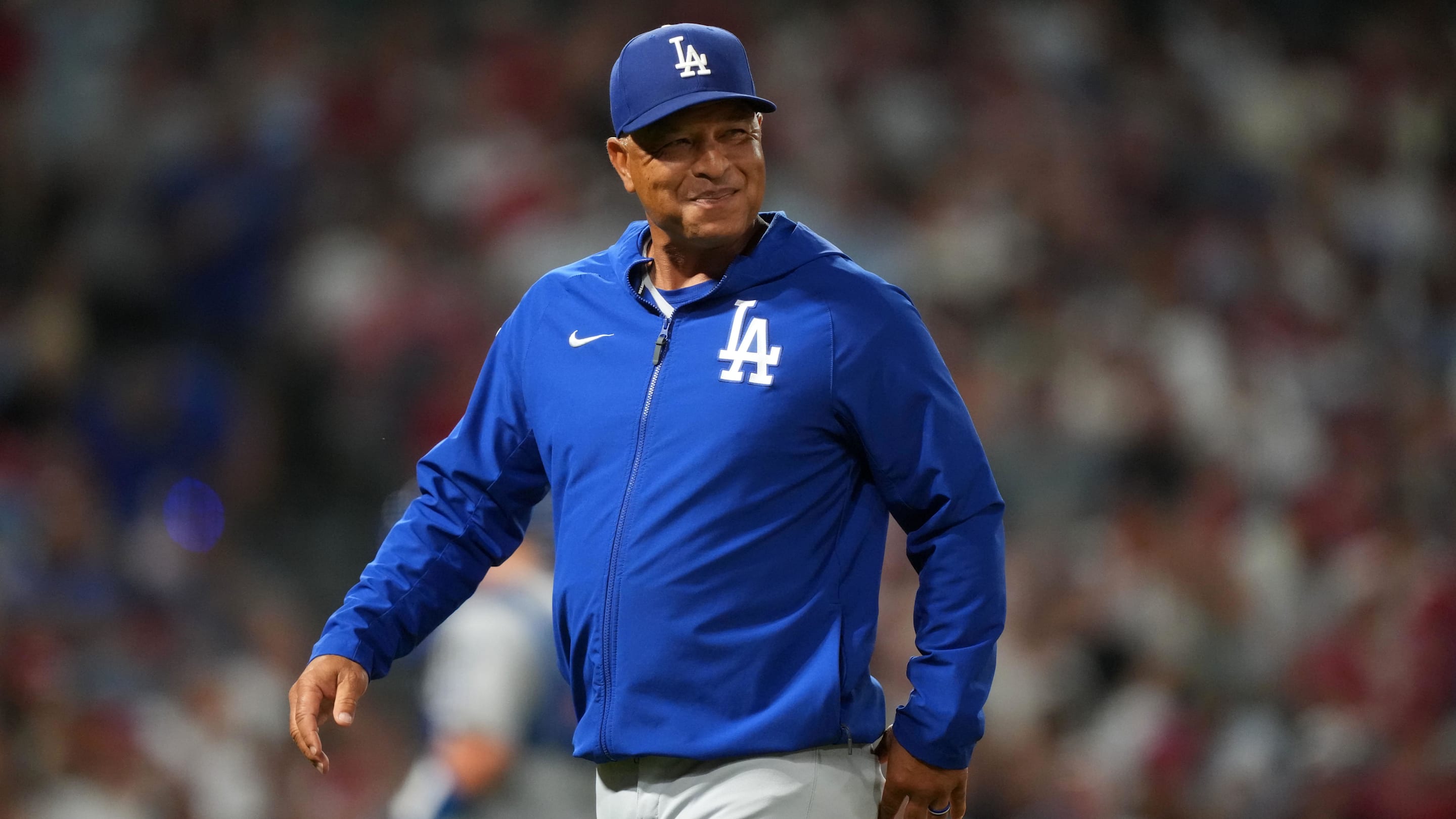 Dave Roberts brushes off three-peat pressure as Dodgers embrace villain role