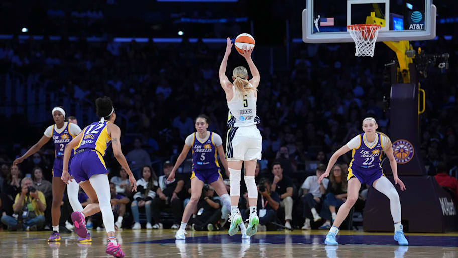 Bueckers tied a WNBA rookie record for points in a game. | Kirby Lee-Imagn Images