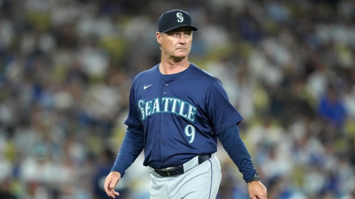 Seattle Mariners manager Scott Servais (9) reacts during the game against the Los Angeles Dodgers at Dodger Stadium