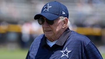 Jul 22, 2025; Oxnard, CA, USA; Dallas Cowboys owner Jerry Jones during training camp at the River Ridge Fields. Mandatory Credit: Kirby Lee-Imagn Images