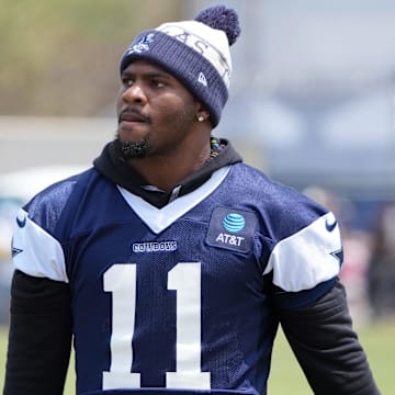 The value of Micah Parsons' key rookie cards doesn't measure up to fellow 2021 draftees Ja'Marr Chase and Trevor Lawrence. But the four-time Pro Bowl defensive end should be outpacing the sales of journeyman quarterbacks who were selected in the first round alongside him, which isn't the case based on recent sales verified by Card Ladder.