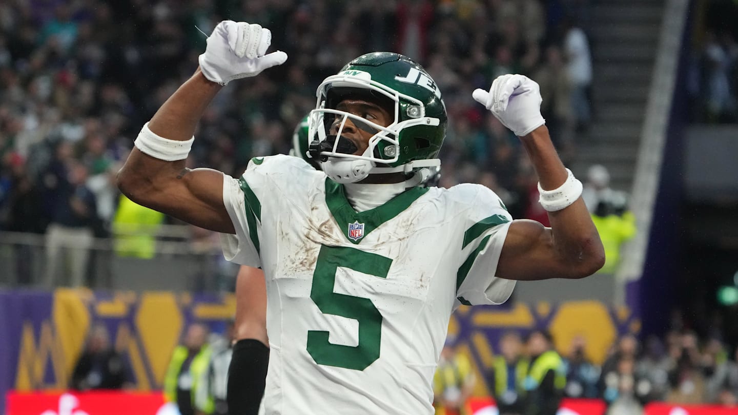 New York Jets Star Wide Receiver Linked as Trade Target for AFC East Rival