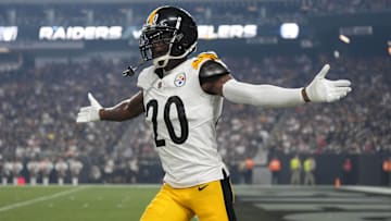 Pittsburgh Steelers cornerback Patrick Peterson (20)