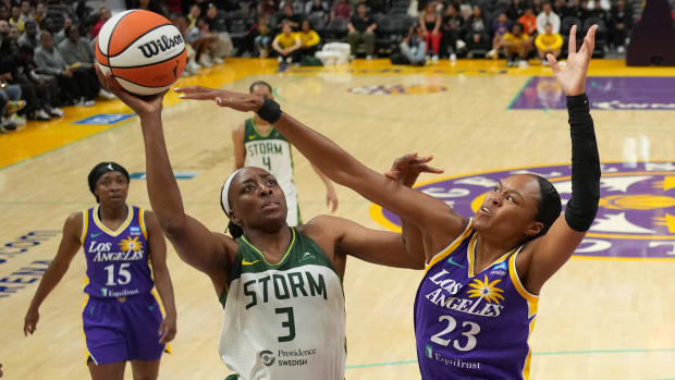 Seattle Storm forward Nneka Ogwumike (3) shoots the ball against forward Azura Stevens 