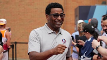 Aug 6, 2022; Canton, OH, USA; Cris Carter arrives on the red carpet during the Pro Football Hall of Fame Class of 2022 Enshrinement at Tom Benson Hallof Fame Stadium. Mandatory Credit: Kirby Lee-Imagn Images
