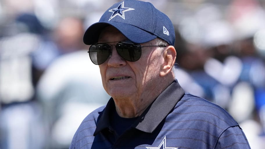 Jerry Jones addressed the Micah Parsons situation on Saturday.  | Kirby Lee-Imagn Images